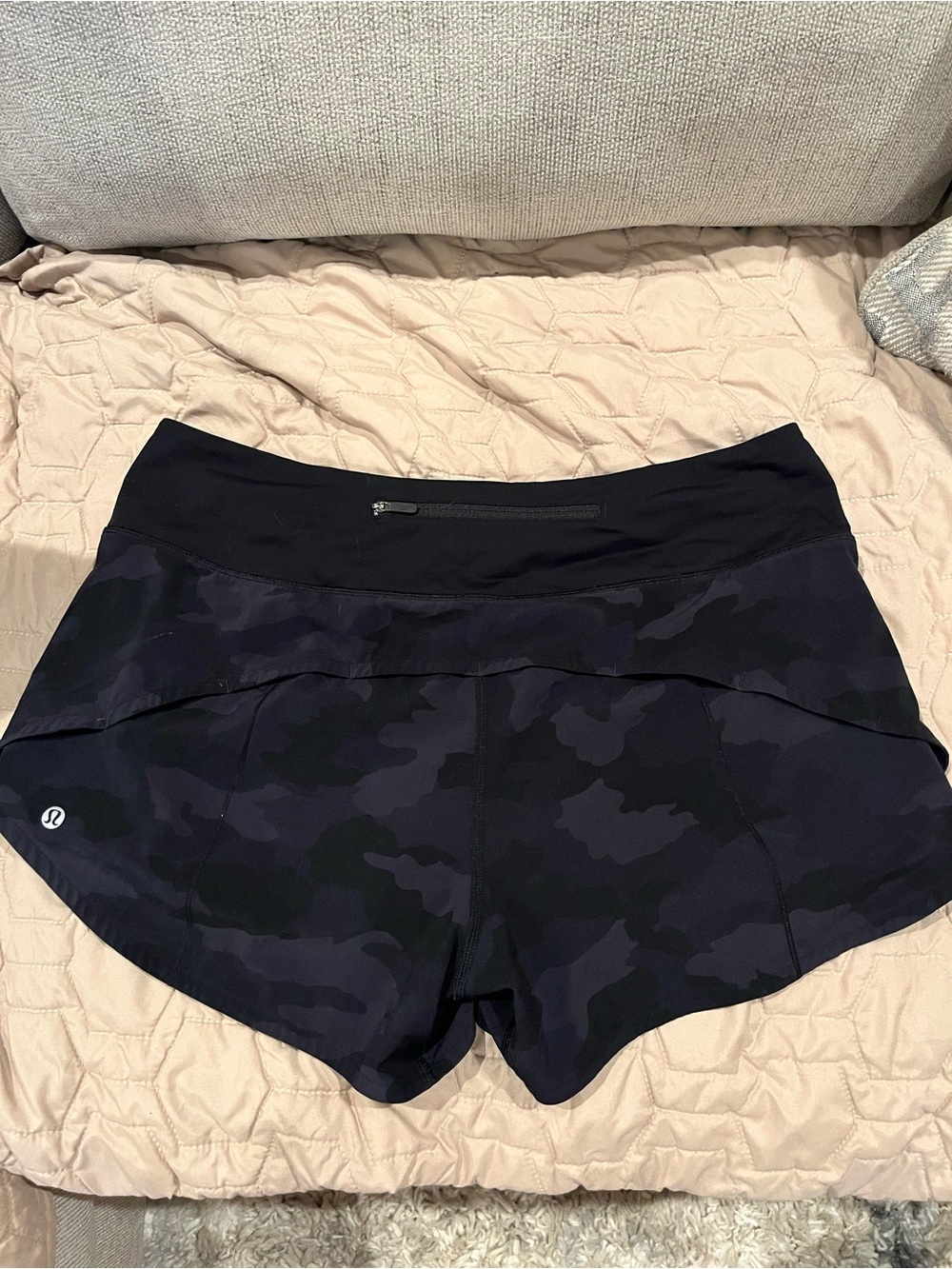 lululemon Black Camo speed up shorts 4"